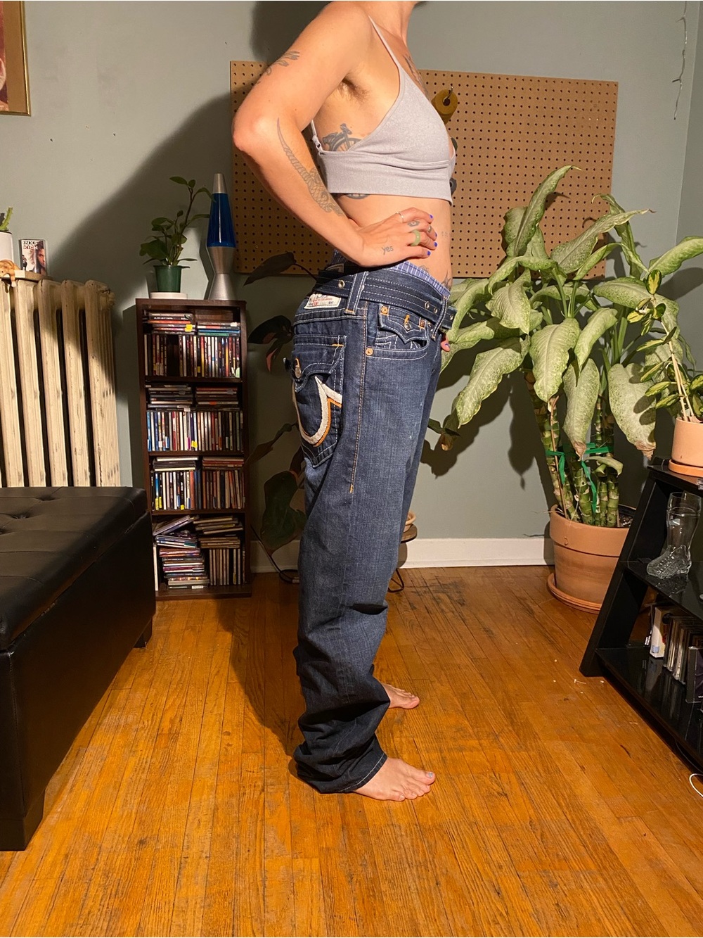 True Religion Men's Dark Indigo Relaxed Jeans with Signature Horseshoe - Picture 3 of 4